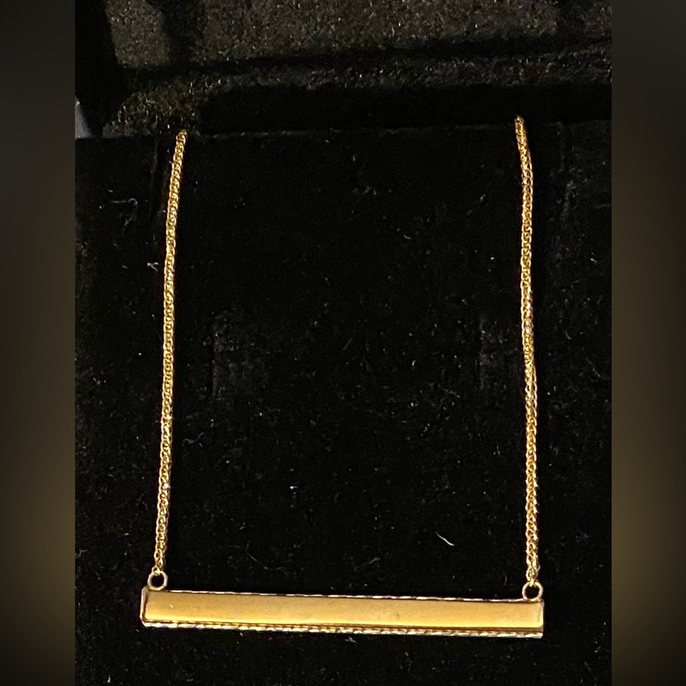 ☘️14k solid gold, Diamond cut, 2.3 grams,
18 inch bar necklace. Made in Italy - Picture 10 of 11